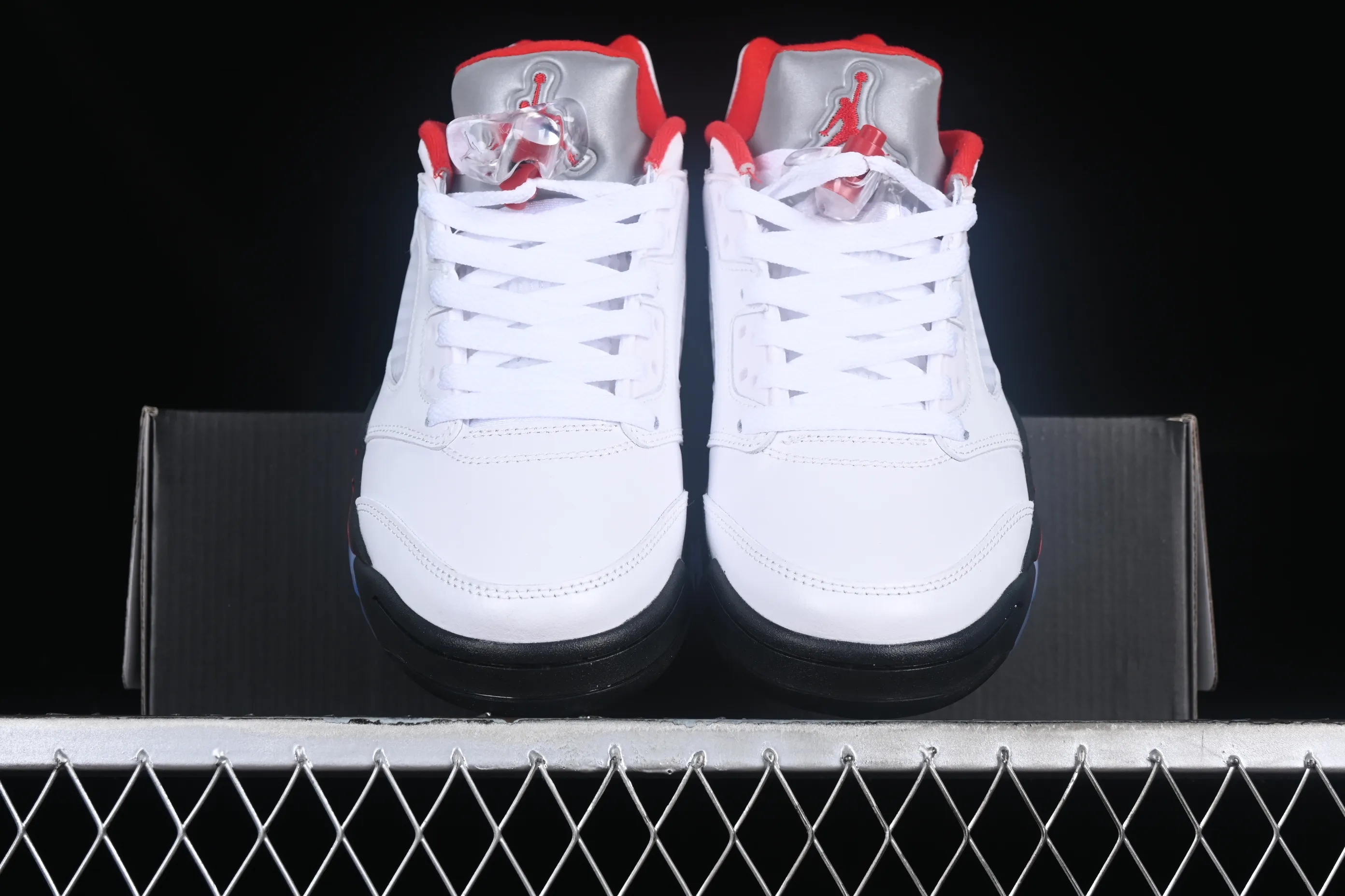 All categories Air Jordan Jordan series basketball shoes Air Jordan 5 Z version Air Jordan 5 Low AJ5 Joe 5 white red silver Rukawa Kaede low-top basketball shoes CU4523-100